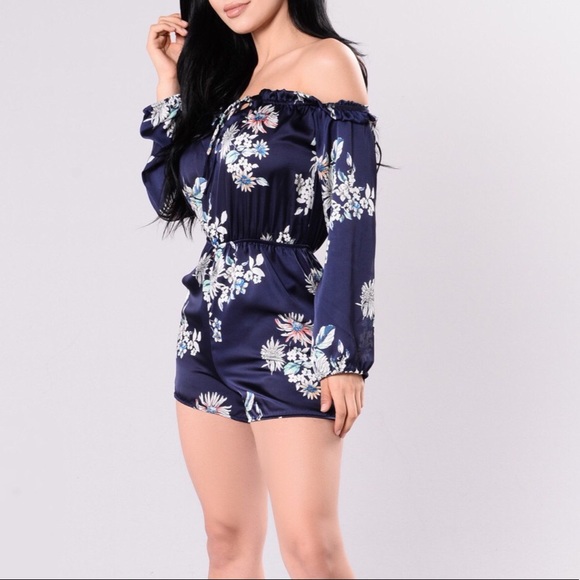 Other - NWT NAVY BLUE FLORAL ROMPER SIZE L